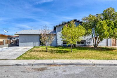 2118 Winterwood Boulevard, House other with 6 bedrooms, 3 bathrooms and null parking in Las Vegas NV | Image 1