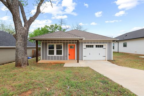 1221 W Johnson St, Denison, TX, 75020-1820 | Card Image