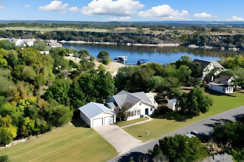 1025 Lake Shore Dr, SPICEWOOD, TX, 78669-1603 | Card Image