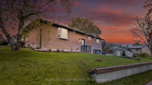 152 Anvil St, Kitchener, ON, N2P1Y3 | Card Image