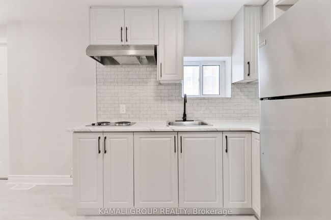 UNIT-1 - 93 Mcmillan Dr, House attached with 1 bedrooms, 1 bathrooms and null parking in Oshawa ON | Image 5