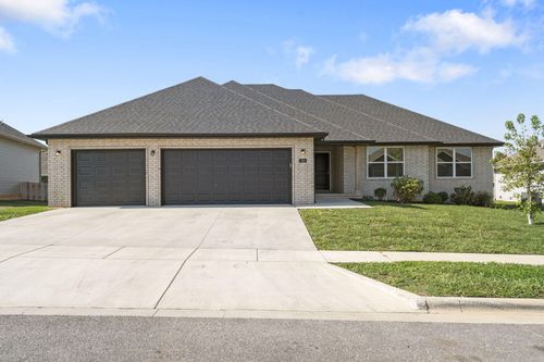 702 E Crew Dr, Nixa, MO, 65714-4255 | Card Image