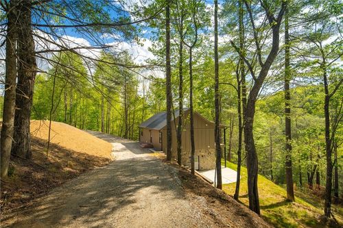 114 Woodpecker Rd, Purlear, NC, 28665-8841 | Card Image