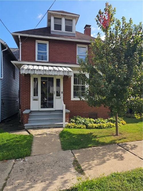 952 Roup Ave, Brackenridge, PA, 15014-1130 | Card Image