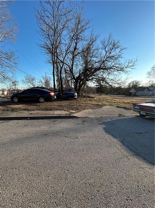 511 Troup Ave, Kansas City, KS, 66101 | Card Image