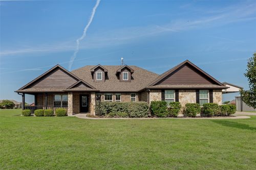 501 Hubbard Cir, Nevada, TX, 75173-8323 | Card Image