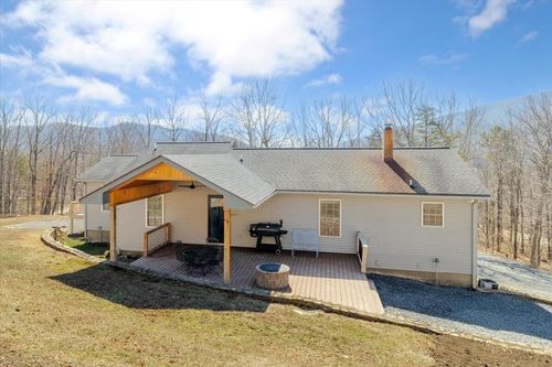 3282 Absalom Smith Rd, Salem, VA, 24153-3370 | Card Image