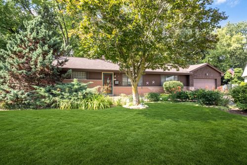 10 Hollycourt Ter, Lake Zurich, IL, 60047-1213 | Card Image