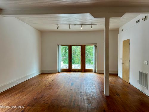 103 S Main St, Bath, NC, 27808-7600 | Card Image