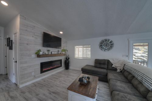 17045 Table Mountain Rd, Jamestown, CA, 95327 | Card Image