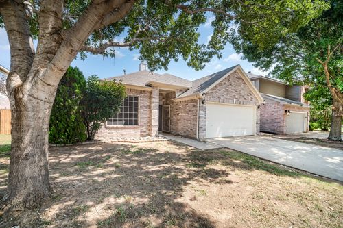 216 Lincoln Ln, Crowley, TX, 76036-4016 | Card Image