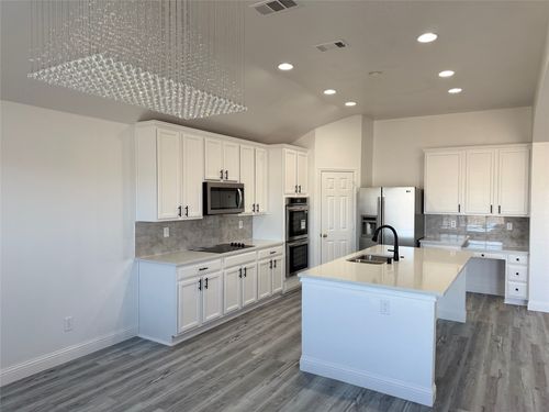 910 Cutting Horse Dr, Mansfield, TX, 76063-5724 | Card Image