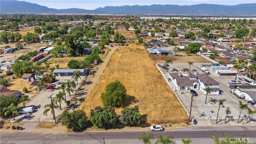 18438 Hawthorne, Bloomington, CA, 92316 | Card Image