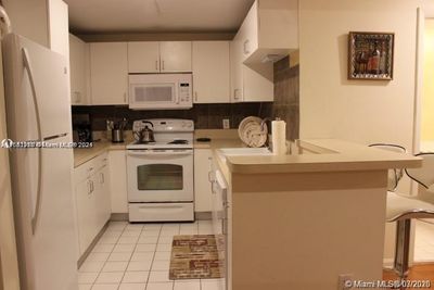 1407 - 185 Se 14th Ter, Condo with 2 bedrooms, 2 bathrooms and null parking in Miami FL | Image 3