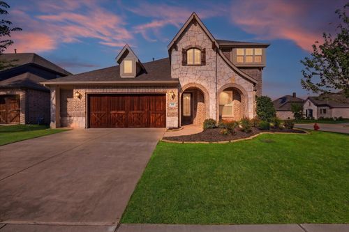 300 Ben Thomas St, Burleson, TX, 76028-7133 | Card Image
