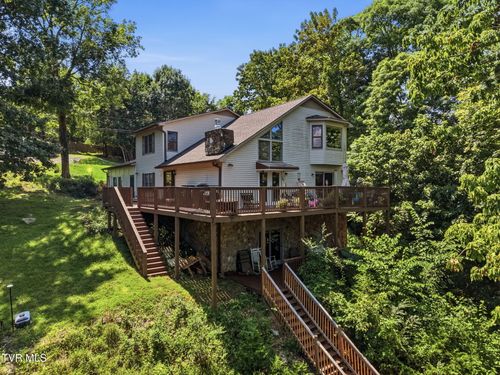 472 Hideaway Farm Rd, Piney Flats, TN, 37686-3527 | Card Image