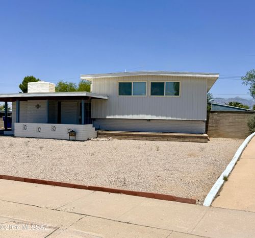 8249 E 19th St, Tucson, AZ, 85710-5915 | Card Image