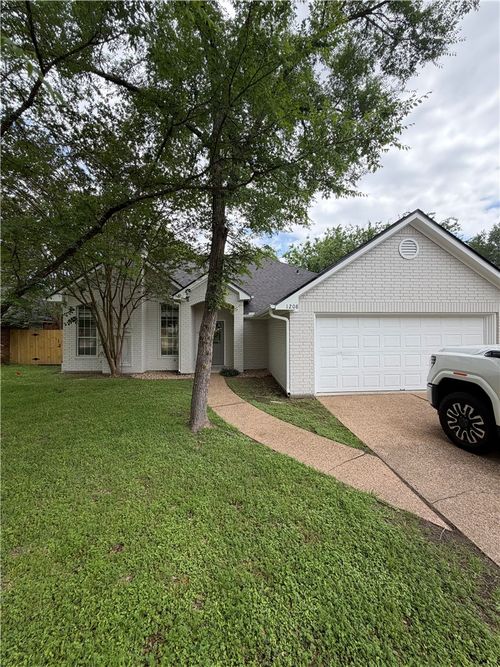 1208 Bayou Woods Drive, College Station, TX, 77840 | Card Image