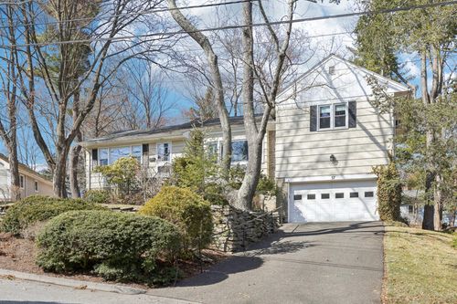 37 Mohegan Ln, Rye Brook, NY, 10573-1431 | Card Image