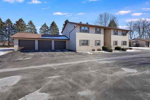 604-910 E Cedar Avenue, Manitowoc, WI, 54220 | Card Image