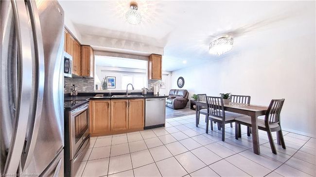 9 - 174 Highbury Dr, Townhouse with 3 bedrooms, 2 bathrooms and 2 parking in Stoney Creek ON | Image 13