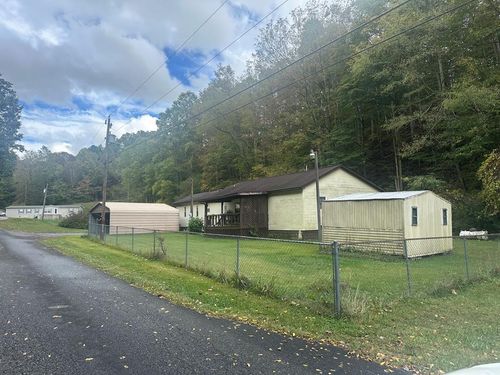 210 Country Farms Rd, Cedar Bluff, VA, 24609-9769 | Card Image