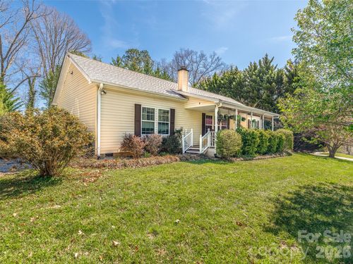 8 Jackson Cove Rd, Leicester, NC, 28748-9118 | Card Image