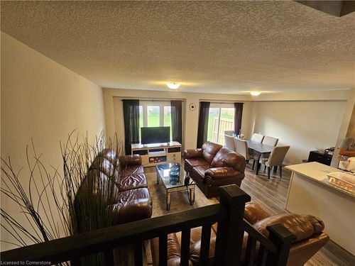 37 Munch Ave, Cambridge, ON, N1R0C2 | Card Image
