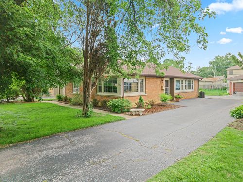 9965 Elm Circle Dr, Oak Lawn, IL, 60453-3968 | Card Image