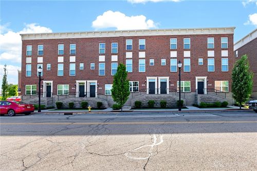 24 N Center St, Springfield, OH, 45502-1102 | Card Image