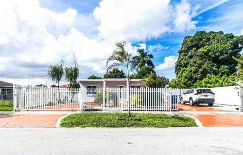 15600 Nw 157th Street Rd, Miami Gardens, FL, 33054-6925 | Card Image