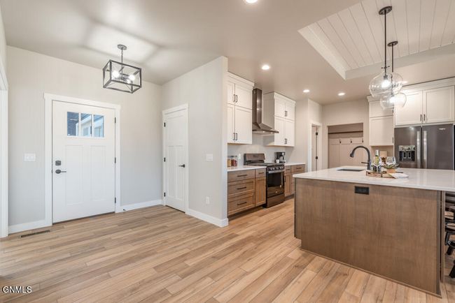 2020 Prairie Hawk Dr, Townhouse with 3 bedrooms, 2 bathrooms and null parking in Bismarck ND | Image 8