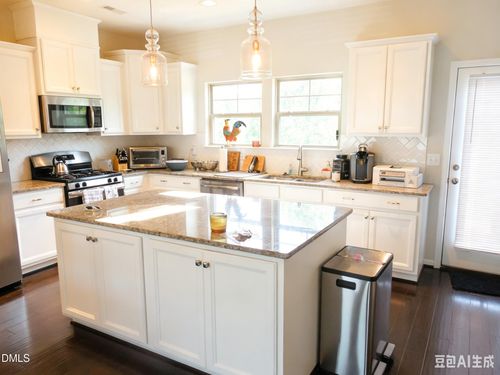 928 Dalton Ridge Pl, Apex, NC, 27523-6417 | Card Image