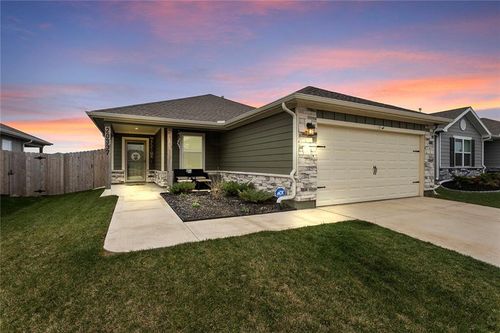 20337 W 193rd Ter, Spring Hill, KS, 66083-8497 | Card Image