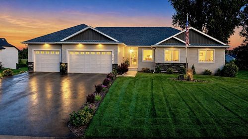 2046 162nd Ave Ne, Ham Lake, MN, 55304-7562 | Card Image