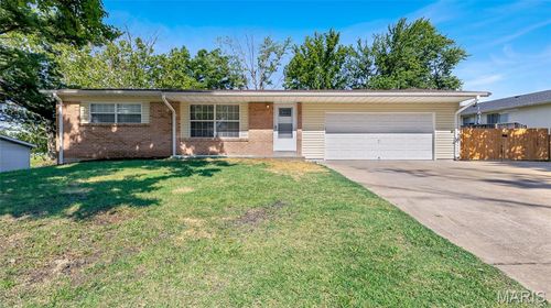 2 Martin Ln, Saint Peters, MO, 63376-1949 | Card Image