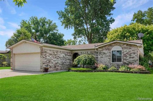 15794 Nader Ct, Clinton Township, MI, 48038-4120 | Card Image