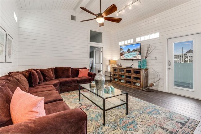 UNIT-201 - 2212 State Highway 361, Townhouse with 3 bedrooms, 3 bathrooms and 2 parking in Port Aransas TX | Image 4