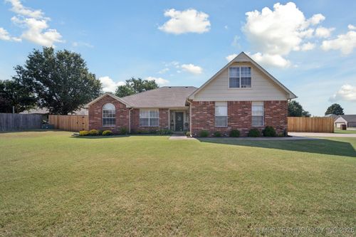 9911 N 116th East Ave, Owasso, OK, 74055-4382 | Card Image