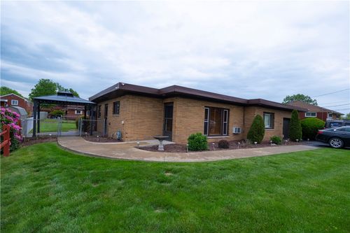253 Willow Dr, Monroeville, PA, 15146-4552 | Card Image