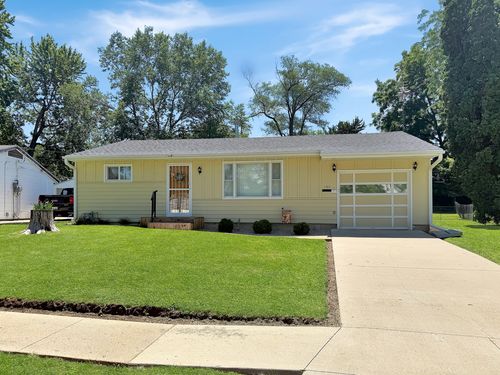 1411 Mark Dr, Freeport, IL, 61032-3717 | Card Image