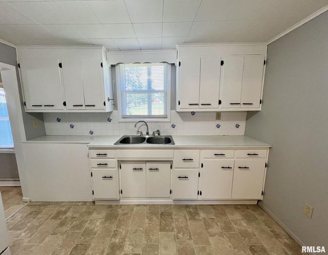 700 Willow St, House other with 2 bedrooms, 1 bathrooms and null parking in Kewanee IL | Image 9