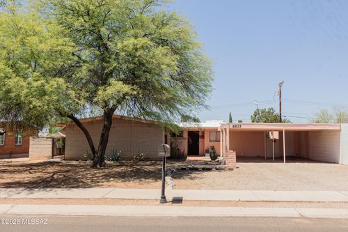 6825 E Oberlin Dr, Tucson, AZ, 85710-4721 | Card Image