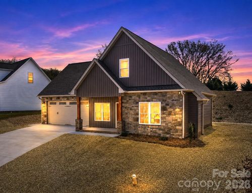 4957 Southview Dr, Hickory, NC, 28602-9594 | Card Image