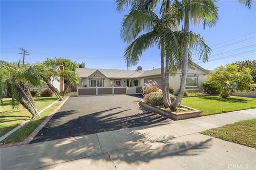 18474 Tamarind St, Fountain Valley, CA, 92708-5832 | Card Image