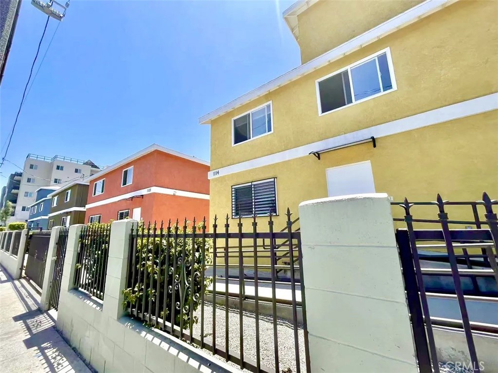 Residential Lease in Los Angeles 2