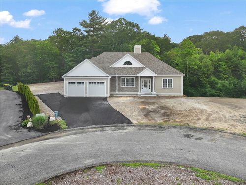 3 Lacey Ct, Smithfield, RI, 02917-2590 | Card Image