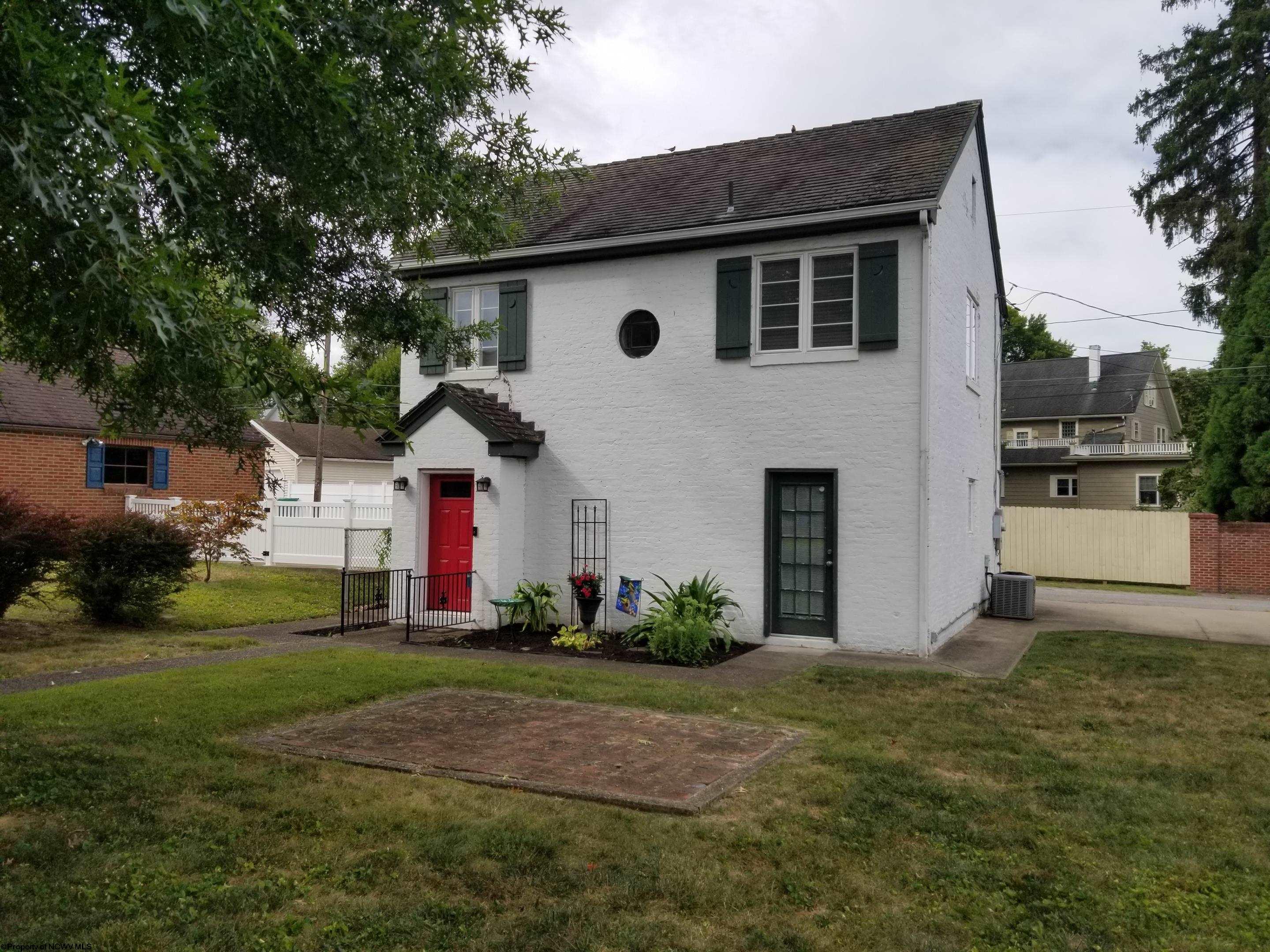 Main St, Clarksburg, WV 26301