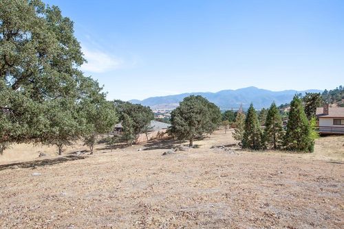 21933 Valley Vista Drive, Tehachapi, CA, 93561 | Card Image