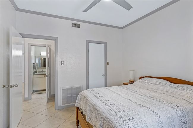 Downstairs Bedroom | Image 15